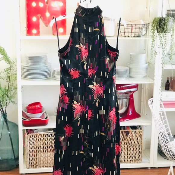 French Connection sleeveless mock neck dress. Size 6 - Picture 3 of 5